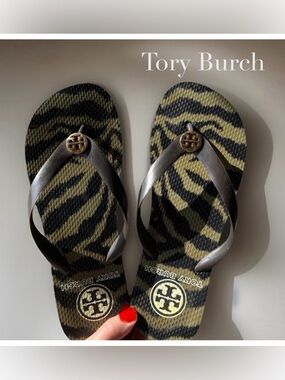 TORY BURCH Zebra Print
Flip Flop